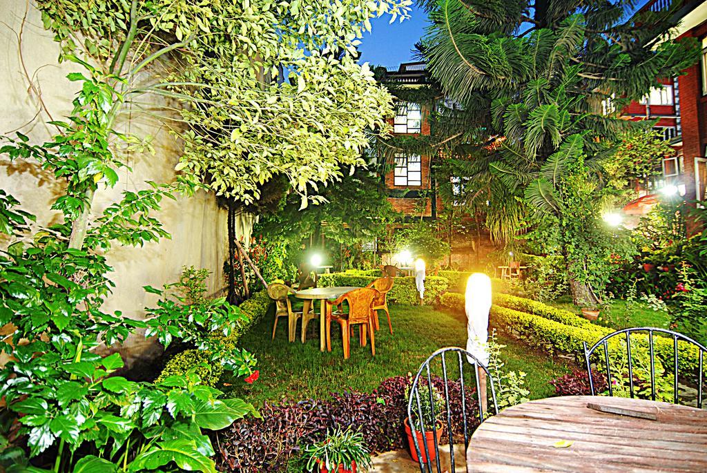 Hotel Kathmandu Garden House Zewnętrze zdjęcie
