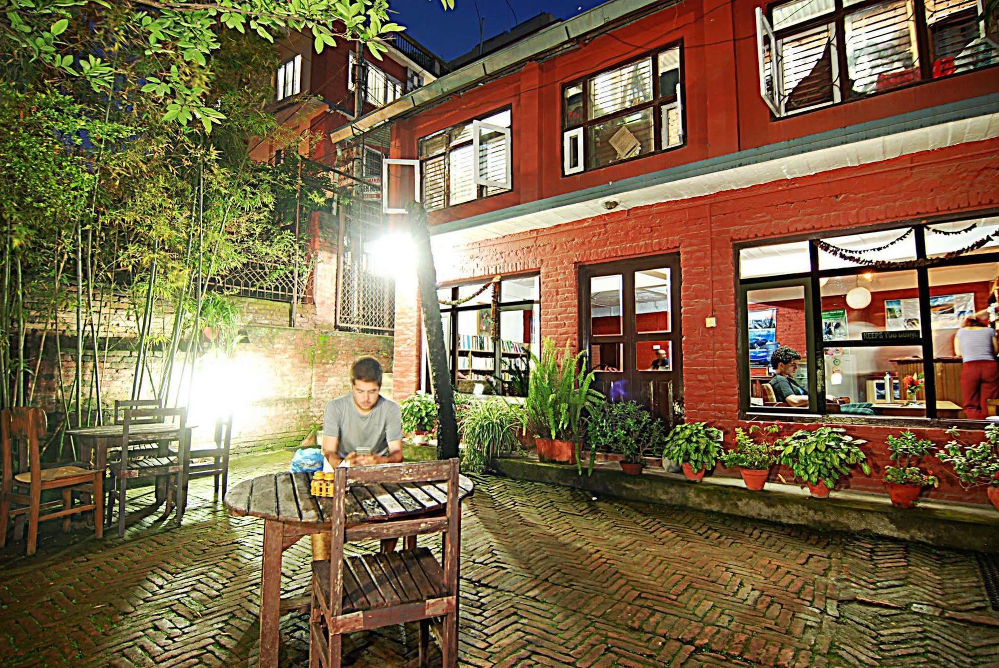 Hotel Kathmandu Garden House Zewnętrze zdjęcie