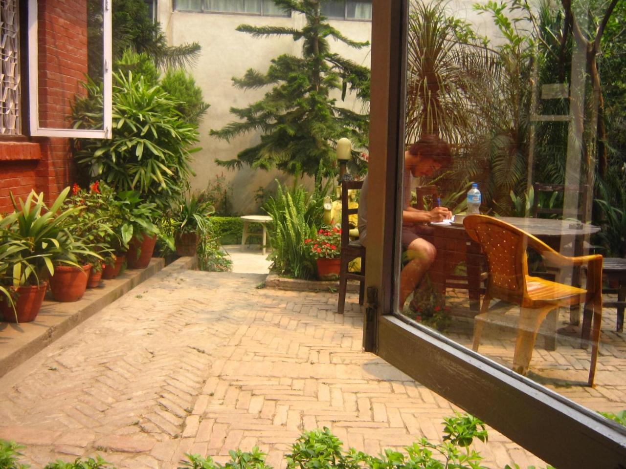 Hotel Kathmandu Garden House Zewnętrze zdjęcie